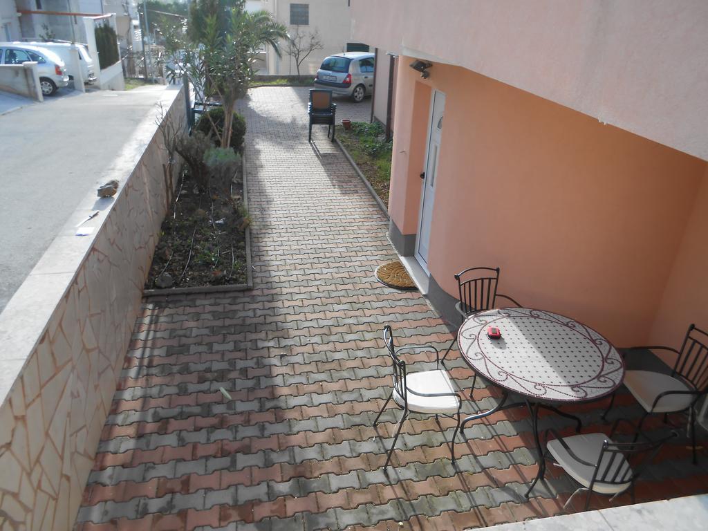 Apartments Luvi Trogir Quarto foto