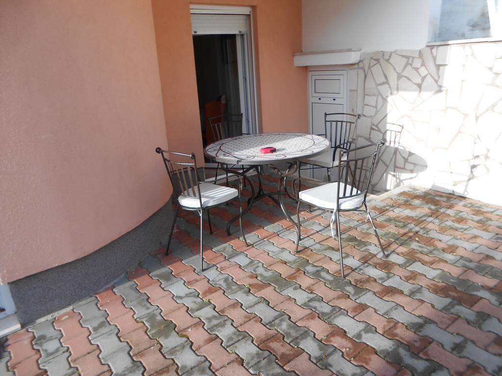 Apartments Luvi Trogir Quarto foto