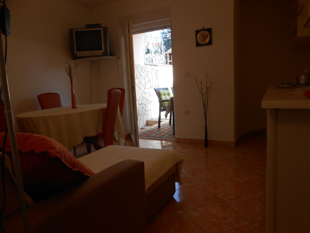 Apartments Luvi Trogir Quarto foto