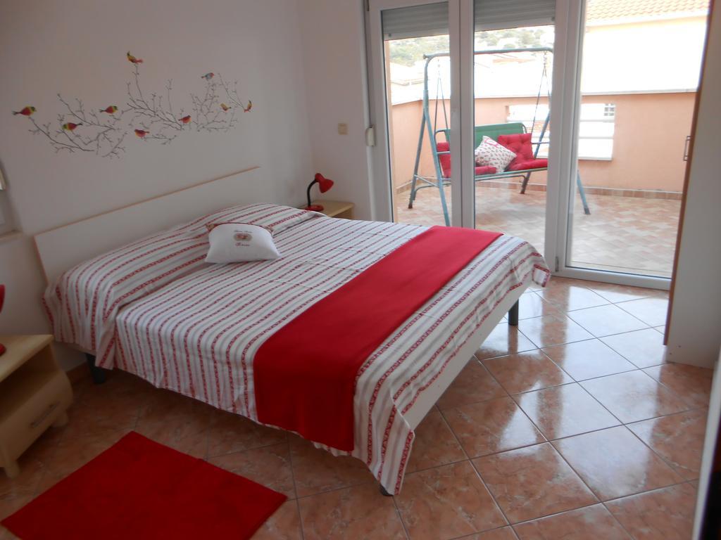 Apartments Luvi Trogir Quarto foto