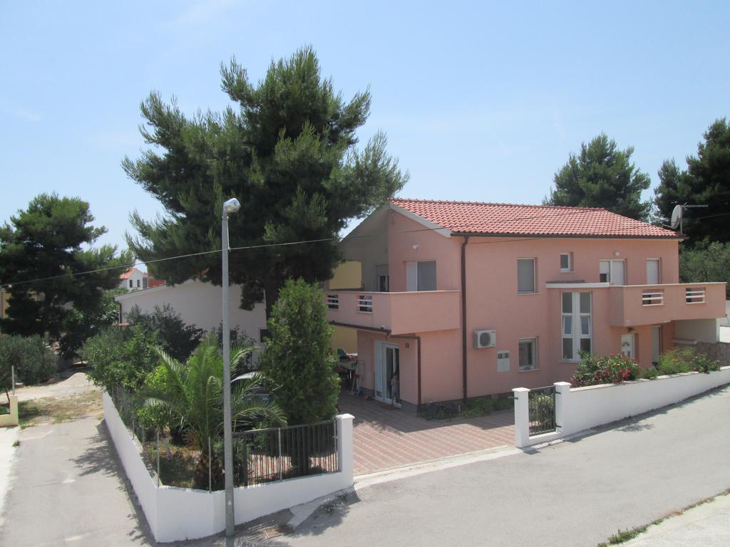 Apartments Luvi Trogir Quarto foto