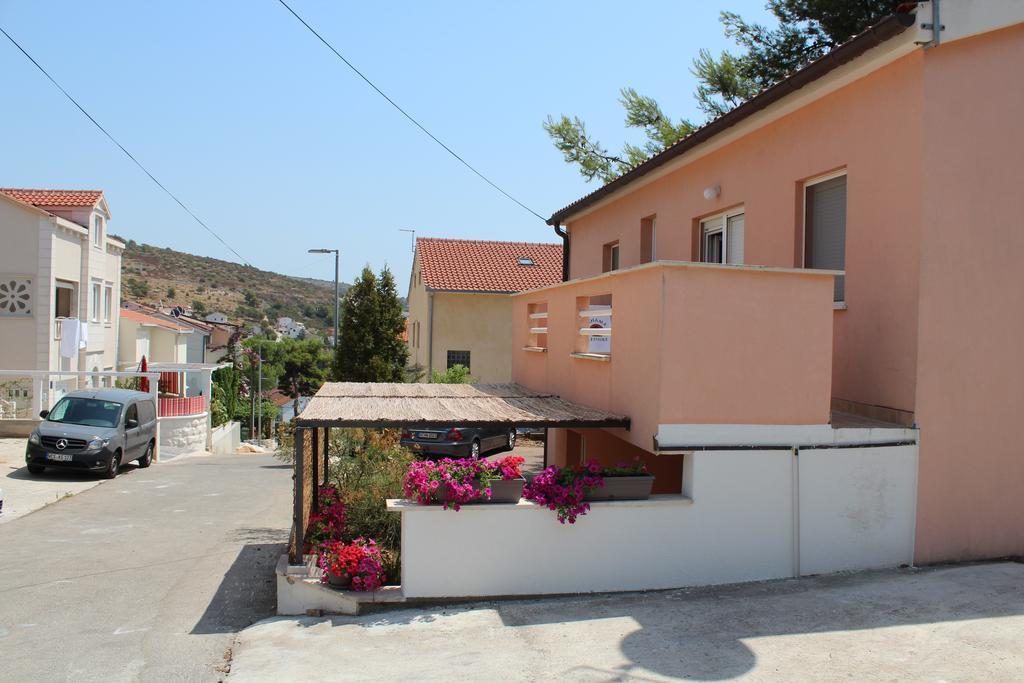Apartments Luvi Trogir Exterior foto