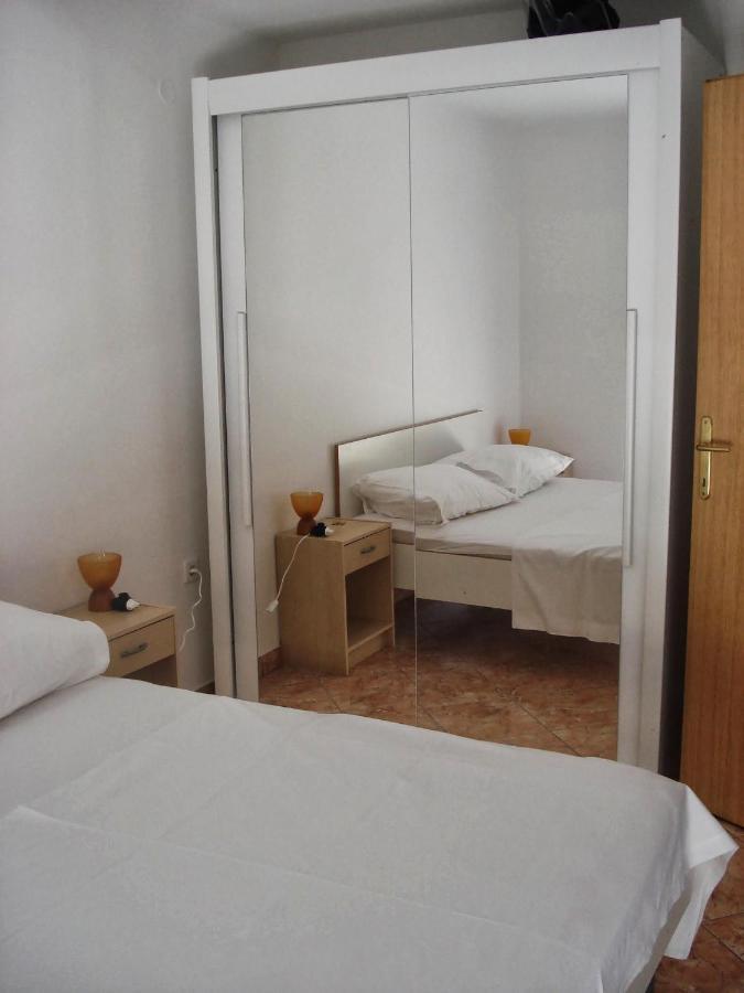 Apartments Luvi Trogir Quarto foto